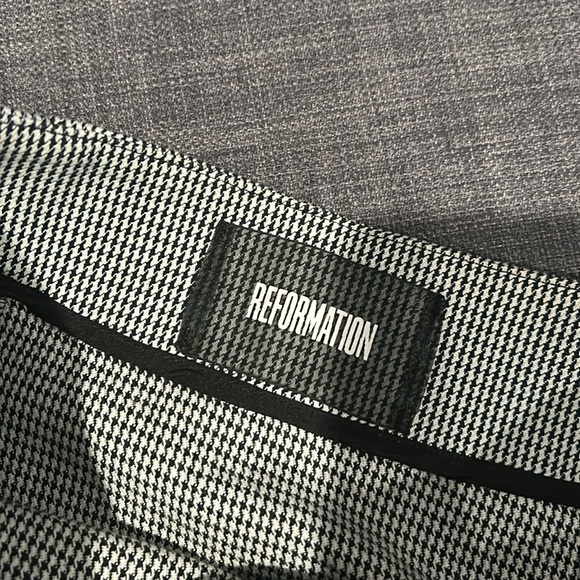 Reformation Blitz Mini Skirt, Size 2 - Picture 4 of 4